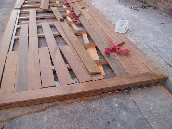 Photo de la création de la terrasse