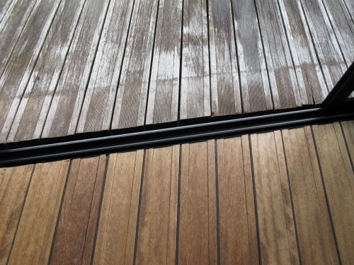 lames de terrasse grisées Différence entre parquet et terrasse