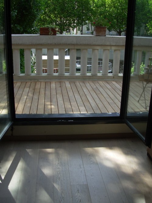 Monter une terrasse en teck FSC