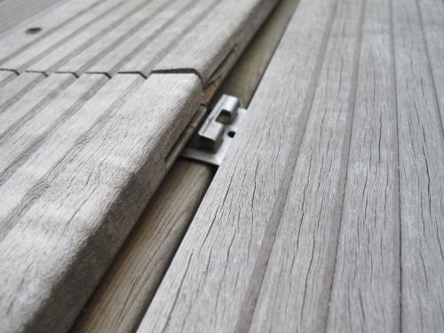 terrasse bois composite mal fixée