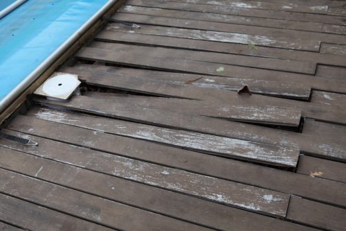 terrasse bois les lames mal fixée