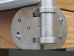 Support de poteau pour fixation "à l'anglaise" (sur L'ANGLE de la terrasse)